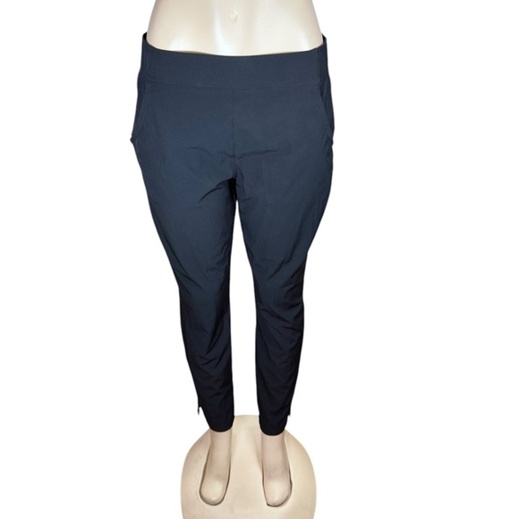 Eddie Bauer .  Black Chinos Relaxed Fit - Picture 1 of 13
